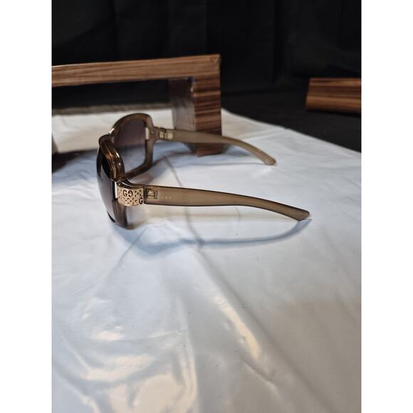 Gucci WomensSunglasses authentic Model #2985